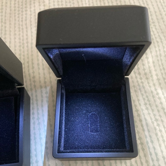 Black Ring and Bracelet Light Up Boxes Bundle - Picture 3 of 9